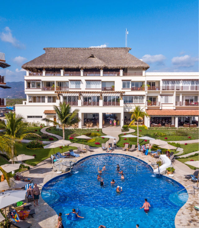Clubhouse at Vivo Palmarito